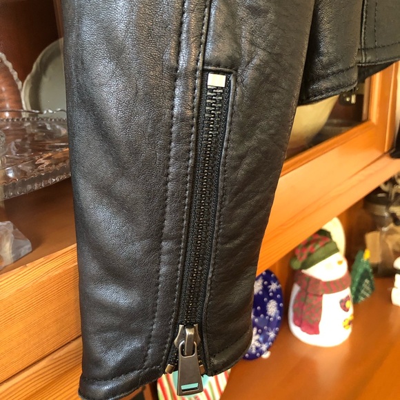 Line Lamb Leather Jacket - Picture 5 of 7